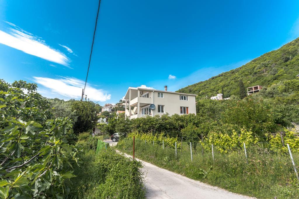 Apartments Olivija Будва Екстер'єр фото